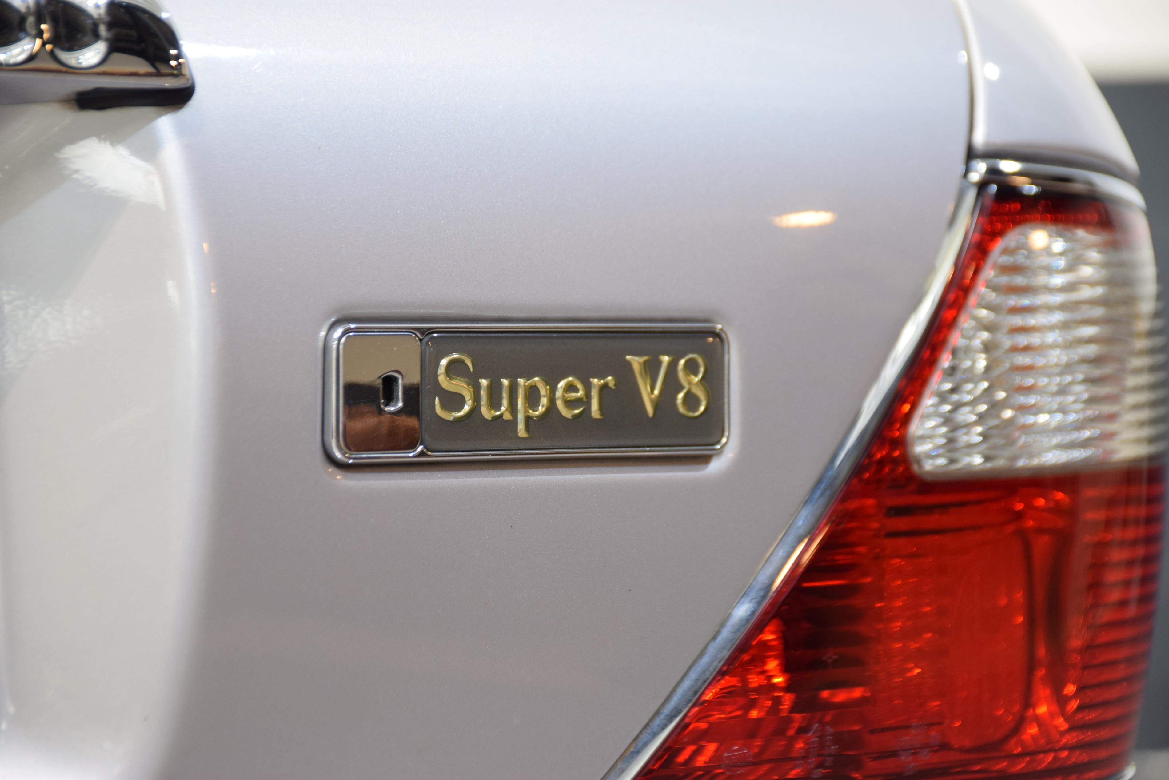 Super V8